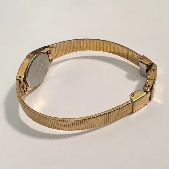 Vintage Seiko Women 2B20-5059 Diamond Accent Gold Tone Quartz 17mm Watch 6 1/4